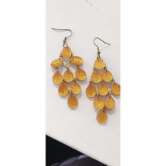 Vintage Golden Textured Drop Earrings - Picture 3 of 10